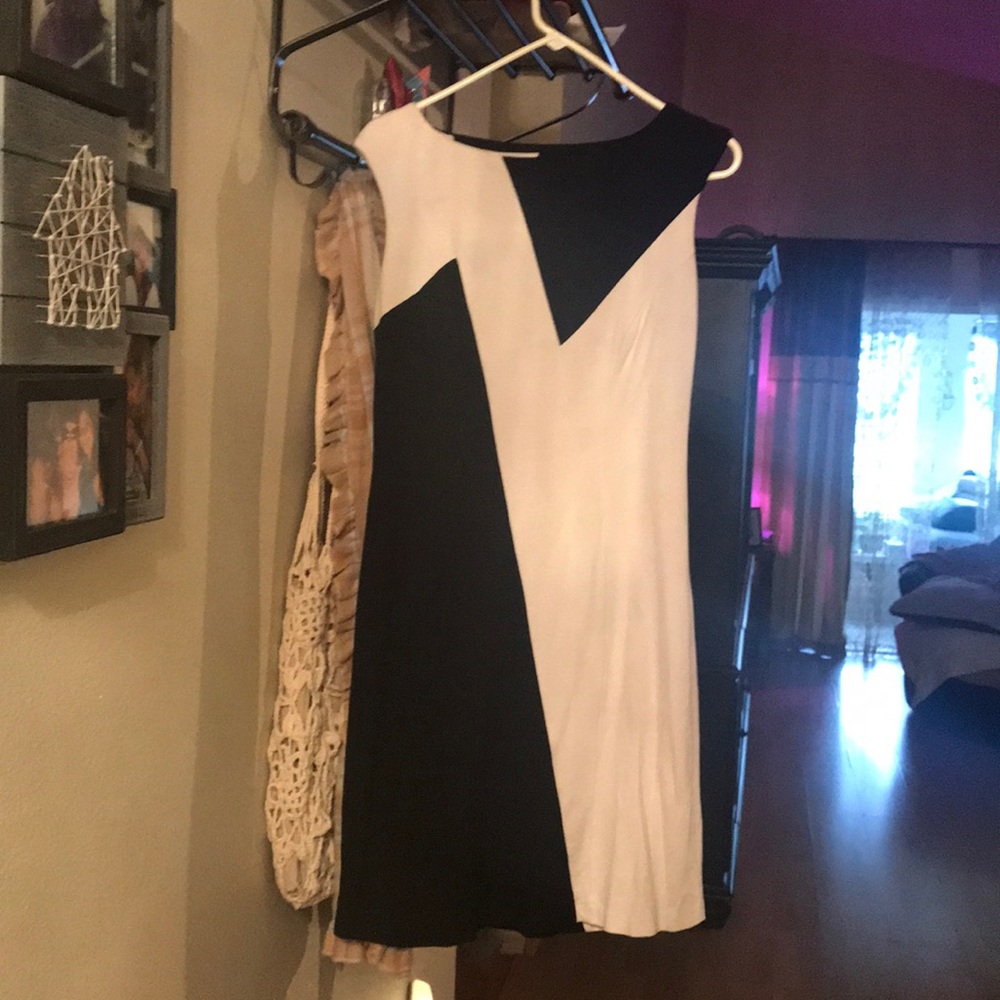 Black and white color blocks dress size 8